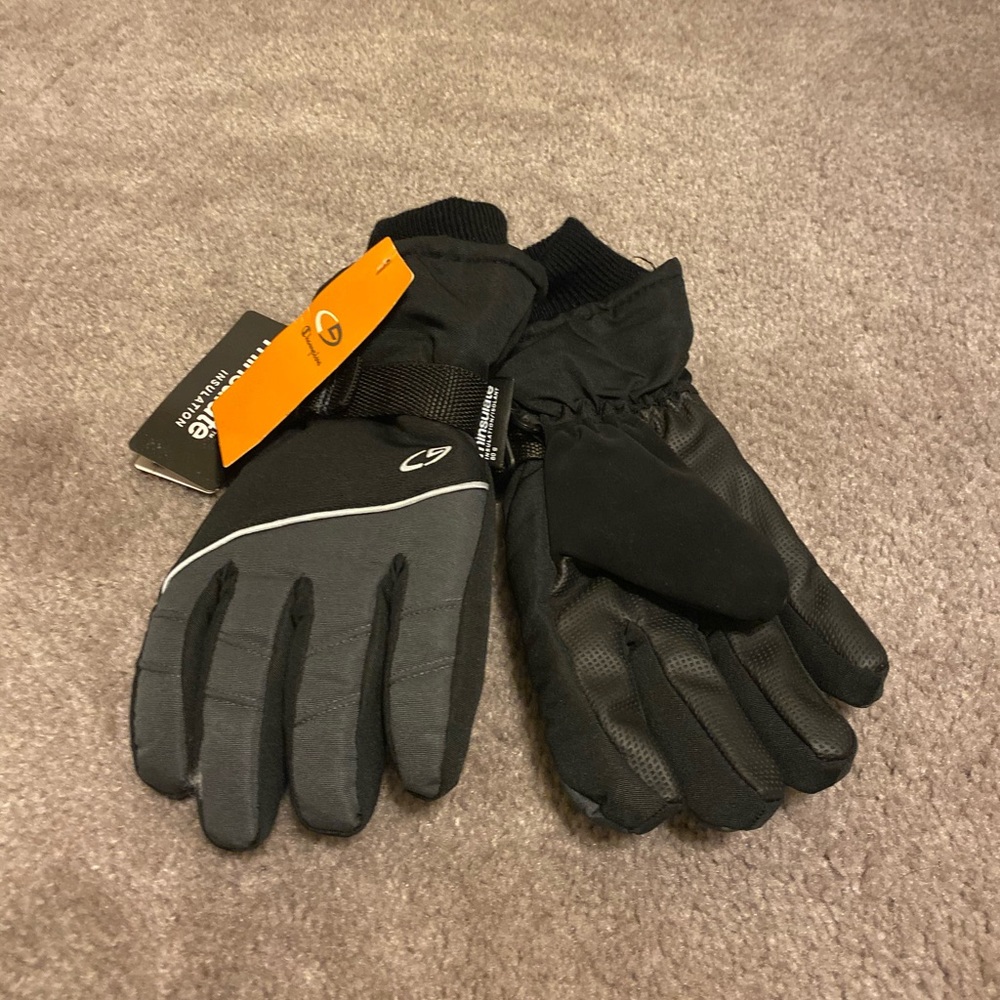NEW Champion ski gloves size 4-7